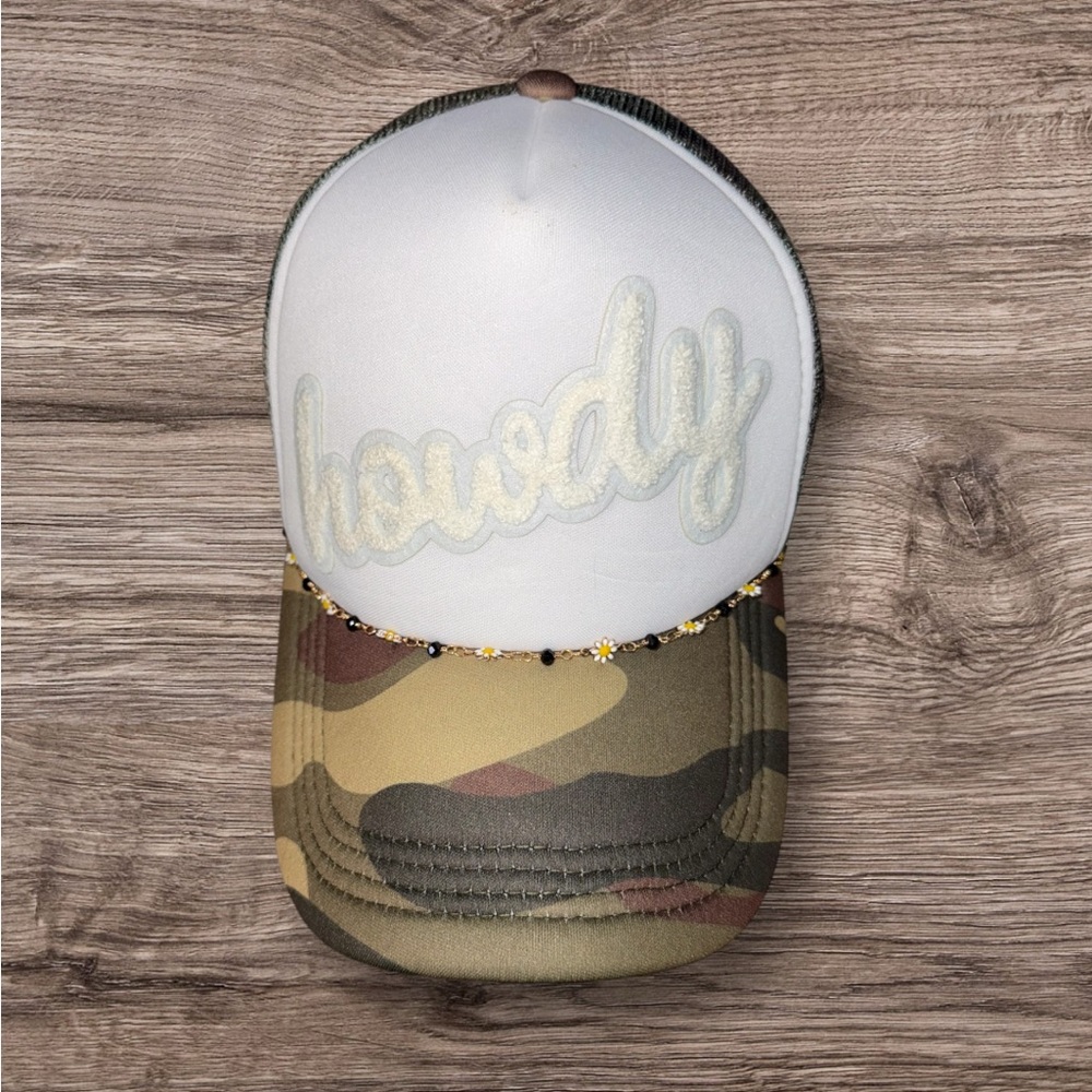 DIY: Camo 'Howdy' trucker with Sunflower hat chain!